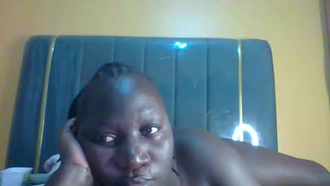 lindah32 online show from 10-01-25, 08:37