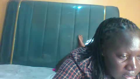 lindah32 online show from 10-10-25, 06:51