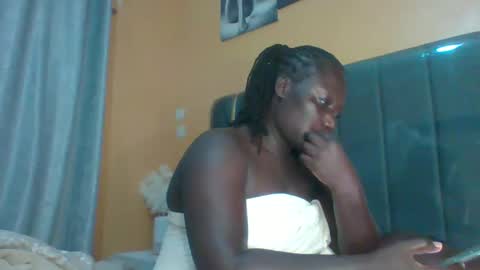 lindah32 online show from 11-21-25, 11:03