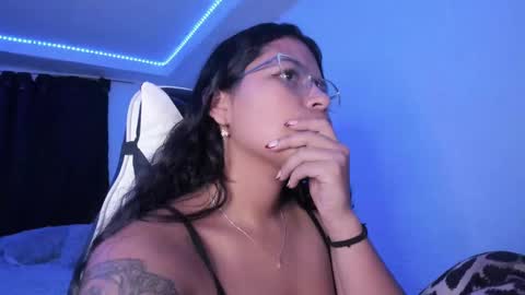  Lady  online show from 02-01-25, 05:07