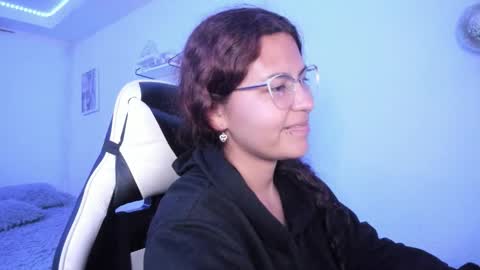  Lady  online show from 10-01-25, 02:39