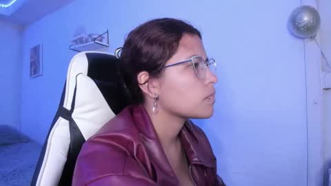  Lady  online show from 10-02-25, 02:18