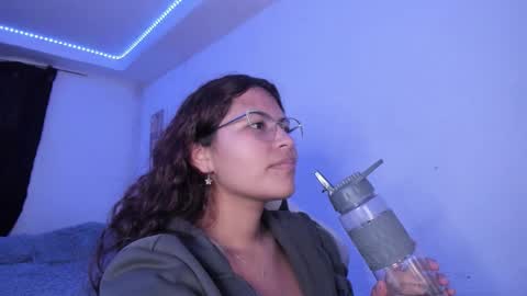  Lady  online show from 11-11-25, 10:43