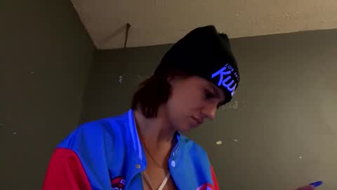 Snapshot of ladybug9097 chatting on 12-05-24, 05:15 RockStar Couple online show from 12-05-24, 05:15