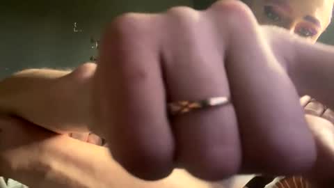 Snapshot of ladybug9097 chatting on 12-21-24, 04:57 RockStar Couple online show from 12-21-24, 04:57