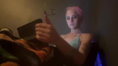 Snapshot of ladybug9097 chatting on 12-25-24, 04:11 RockStar Couple online show from 12-25-24, 04:11