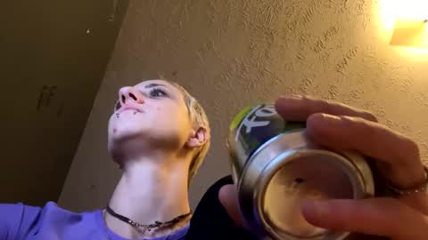 Snapshot of ladybug9097 chatting on 02-07-25, 03:45 RockStar Couple online show from 02-07-25, 03:45