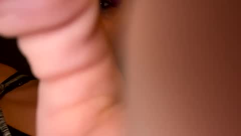 Snapshot of ladybug9097 chatting on 03-01-25, 02:48 RockStar Couple online show from 03-01-25, 02:48