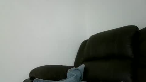 Stephanie online show from 10-30-25, 02:07