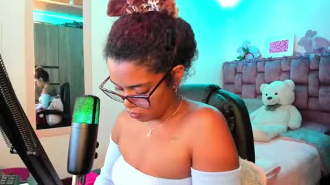 Snapshot of ladydanniela chatting on 12-15-24, 05:02 leidy daniela online show from 12-15-24, 05:02