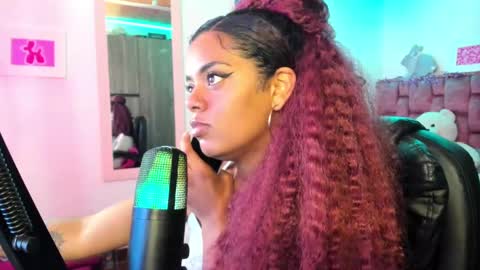 Snapshot of ladydanniela chatting on 12-17-24, 08:21 leidy daniela online show from 12-17-24, 08:21