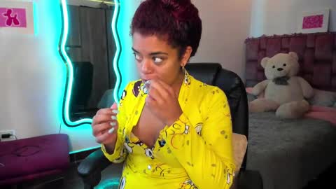 Snapshot of ladydanniela chatting on 01-19-25, 10:06 leidy daniela online show from 01-19-25, 10:06