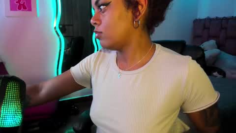 Snapshot of ladydanniela chatting on 01-19-25, 08:09 leidy daniela online show from 01-19-25, 08:09