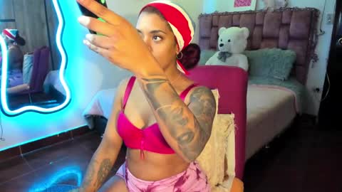 Snapshot of ladydanniela chatting on 02-07-25, 07:40 leidy daniela online show from 02-07-25, 07:40