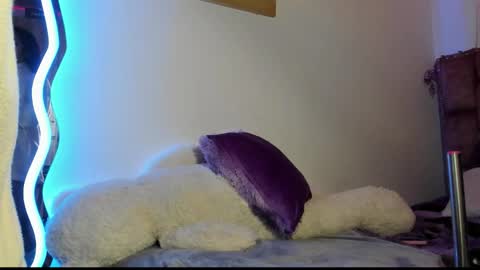 Snapshot of ladydanniela chatting on 09-20-25, 09:21 leidy daniela online show from 09-20-25, 09:21