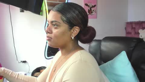 Snapshot of ladydanniela chatting on 02-22-26, 06:06 leidy daniela online show from 02-22-26, 06:06