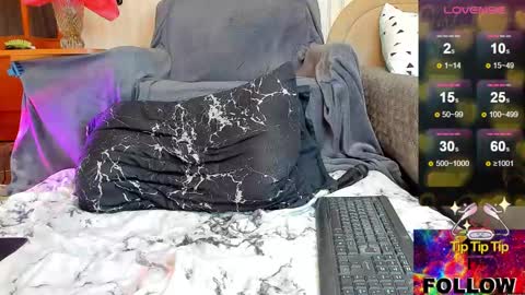 Snapshot of ladyfree chatting on 01-22-25, 12:48 Zlata online show from 01-22-25, 12:48