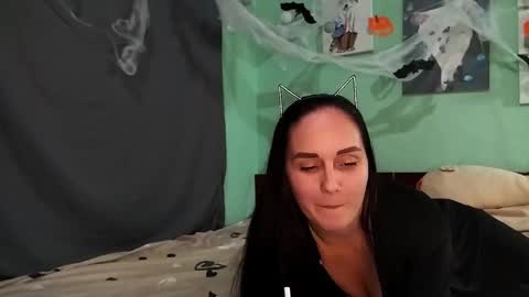 Snapshot of ladygodivaa chatting on 10-30-25, 01:23 ladygodivaa online show from 10-30-25, 01:23