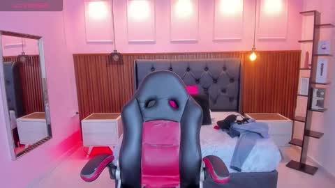 LADY  online show from 10-08-25, 07:22