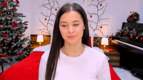 Snapshot of ladyofcandy chatting on 12-26-24, 02:27 Amelia online show from 12-26-24, 02:27