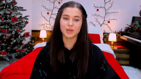 Snapshot of ladyofcandy chatting on 01-11-25, 01:43 Amelia online show from 01-11-25, 01:43