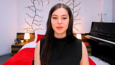 Snapshot of ladyofcandy chatting on 02-08-25, 05:08 Amelia online show from 02-08-25, 05:08