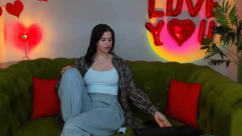 Snapshot of ladyofcandy chatting on 03-05-25, 05:39 Amelia online show from 03-05-25, 05:39