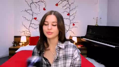 Snapshot of ladyofcandy chatting on 03-07-25, 04:22 Amelia online show from 03-07-25, 04:22