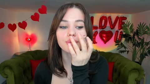 Snapshot of ladyofcandy chatting on 03-08-25, 08:55 Amelia online show from 03-08-25, 08:55