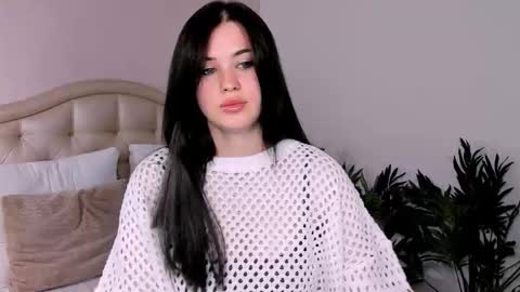 Snapshot of ladyofcandy chatting on 09-12-25, 01:11 Amelia online show from 09-12-25, 01:11
