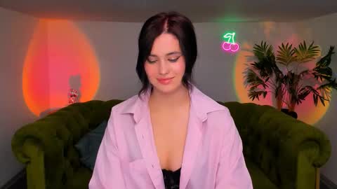 Snapshot of ladyofcandy chatting on 10-10-25, 09:47 Amelia online show from 10-10-25, 09:47