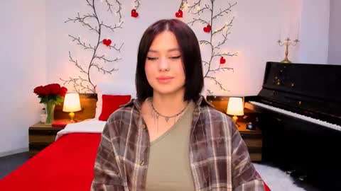 Snapshot of ladyofcandy chatting on 10-22-25, 01:44 Amelia online show from 10-22-25, 01:44