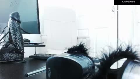 Snapshot of ladyperfection chatting on 09-15-25, 03:23 MistressMILA online show from 09-15-25, 03:23