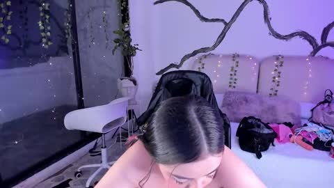 Lady  online show from 11-10-25, 05:06