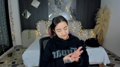 Lady  online show from 01-06-26, 04:16