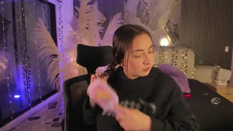 Lady  online show from 02-25-26, 04:33