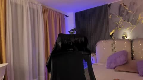 Lady  online show from 05-27-26, 04:42