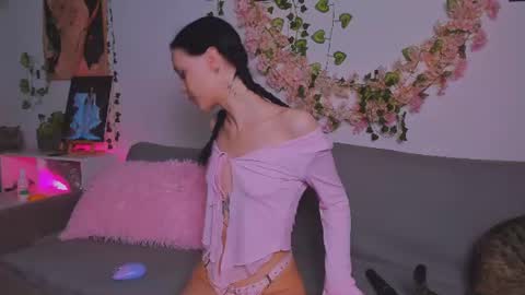 Snapshot of ladytrep chatting on 06-13-26, 07:12 LadyTrep online show from 06-13-26, 07:12