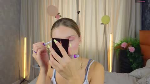 Lilia online show from 09-30-25, 06:51