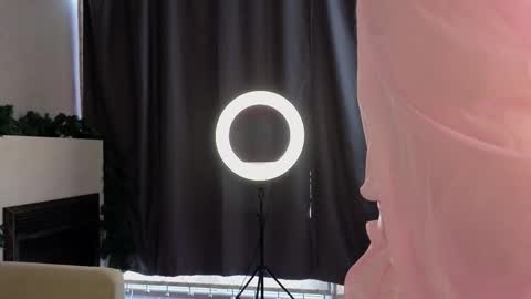 Lilia online show from 12-17-25, 06:08