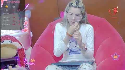 Snapshot of laflakita21 chatting on 06-11-26, 11:36 Skinnygirl online show from 06-11-26, 11:36