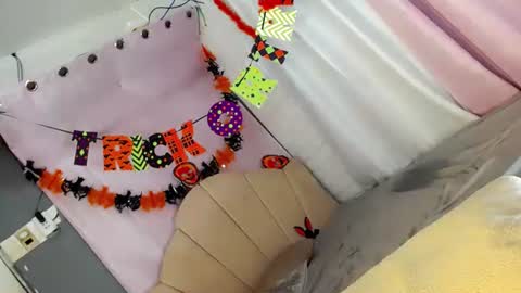 Snapshot of lahermosa_manika69 chatting on 10-28-25, 02:20 MANIKA online show from 10-28-25, 02:20