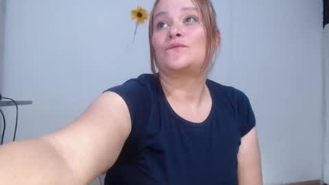  paola and a guest lol    online show from 11-09-25, 01:04