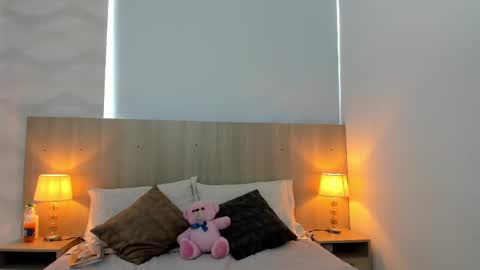 Laia Cruz online show from 10-31-25, 07:37