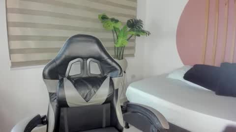 L A I A online show from 01-15-26, 03:22