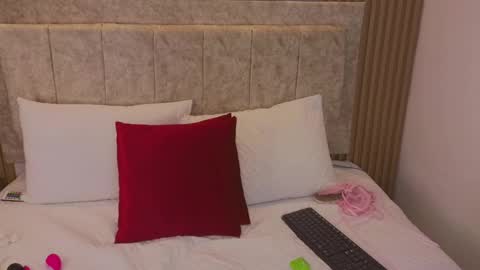 Snapshot of laiamilf chatting on 01-28-25, 11:39 laiamilf online show from 01-28-25, 11:39