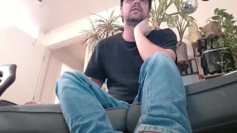 Snapshot of laidback_and_chill chatting on 12-30-24, 02:31 Rick online show from 12-30-24, 02:31