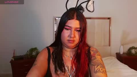 Snapshot of laila_sub chatting on 10-14-25, 02:18 laila online show from 10-14-25, 02:18