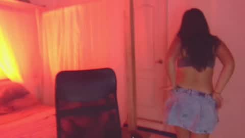 lailaasher online show from 11-30-25, 01:42