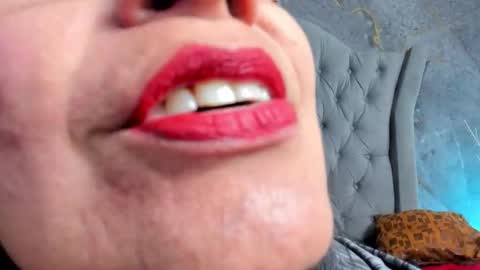 Lailacastillo online show from 10-30-25, 11:55